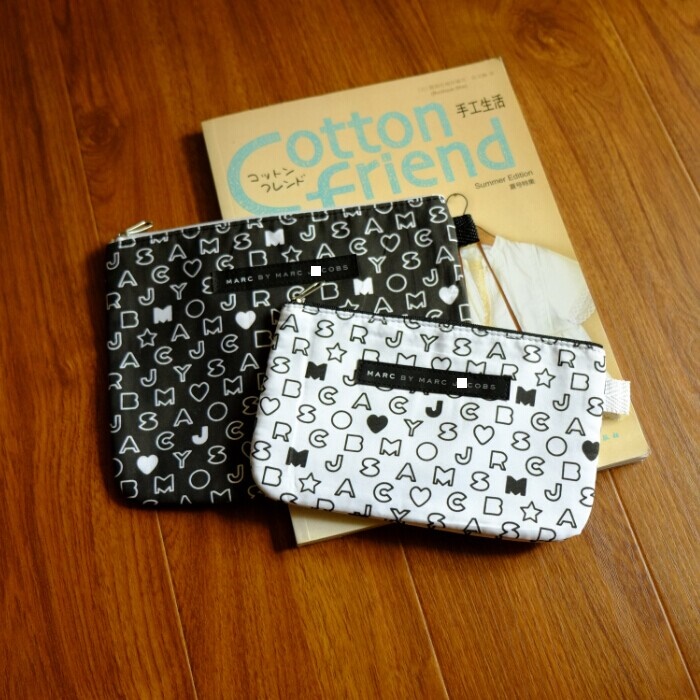 upload_fd8380476eae3b3a8fd99cfc57e4cf9e_Marc Jacobs字母包1对4