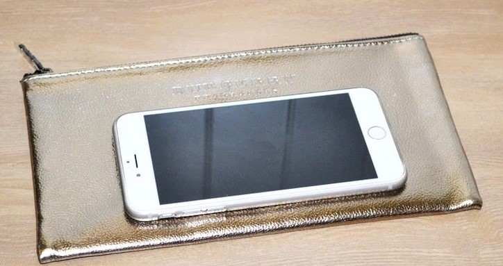 upload_a1b48e563124b2b97abb5c649c4914d6_BURBERRY土豪金化妆包0