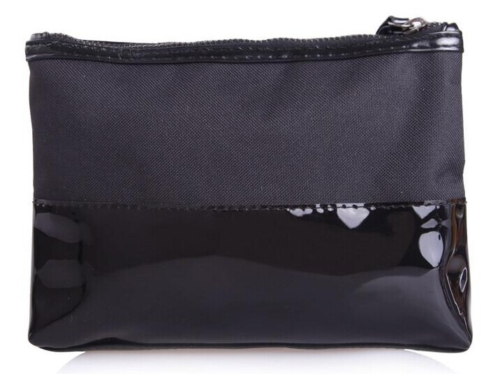 upload_b194989fdc67c5982ce49c321e91844a_BURBERRY拼接手拿包2
