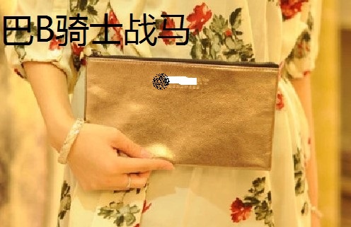 upload_f9cc63e0c4193be675143e4dc30519d6_BURBERRY土豪金化妆包1