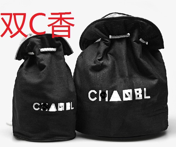 upload_baaf6d25b22c523a66adb15740765028_CHANEL香奈儿抽绳圆筒式化妆包收纳袋5a